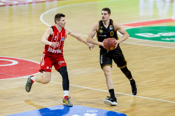 攻的锋线打 攻的锋线打